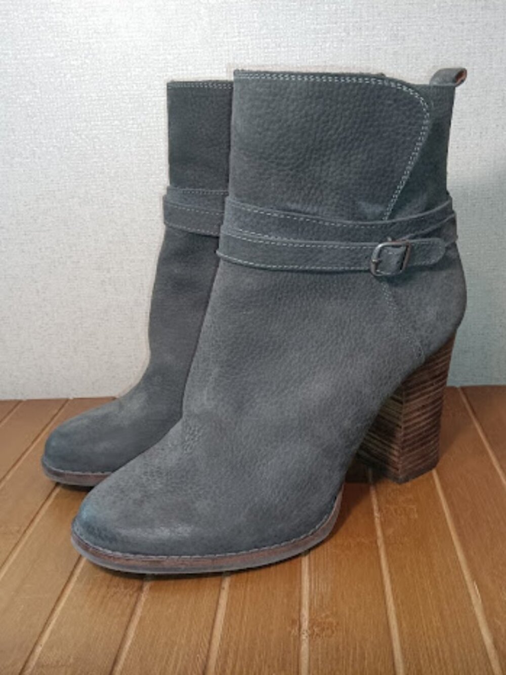 Lucky Brand Womens Size 9.5 Latonya LK Stacked Heeled Boot Storm Gray Leather